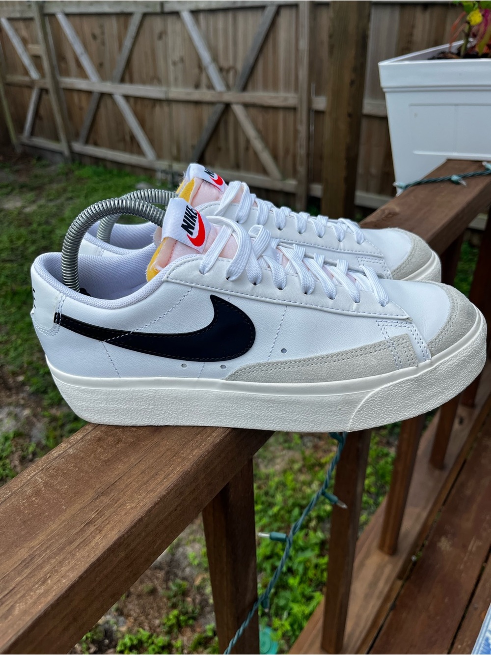 Nike Blazer Platform Sneaker Lace Up Shoes White Black Swoosh Women’s 9 - Picture 3 of 11
